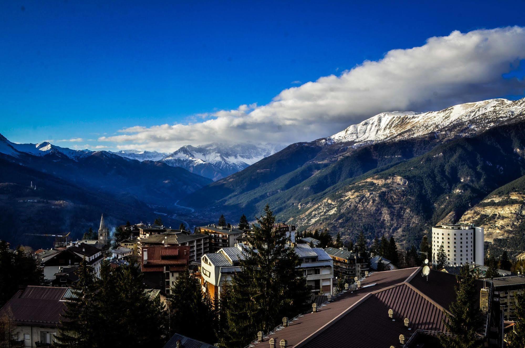 Hotel La Terrazza Oulx Dış mekan fotoğraf